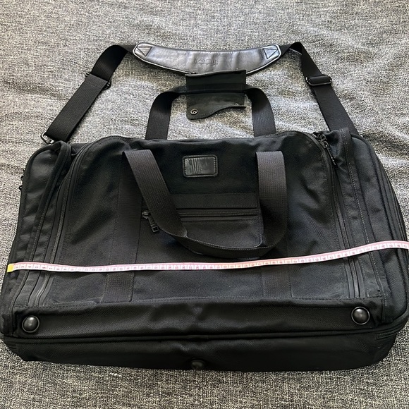Tumi Travel Bag - Picture 5 of 11
